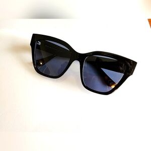 Privé Revaux Bayside Babe Polarized Black Sunglasses
